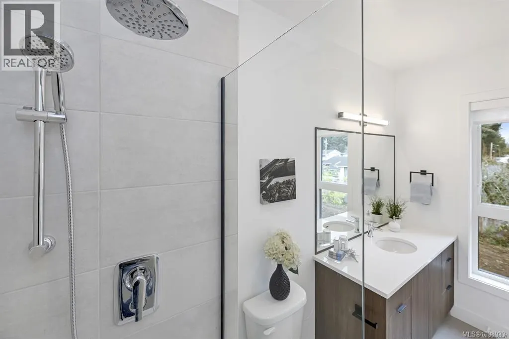 10 2330 Sooke Rd