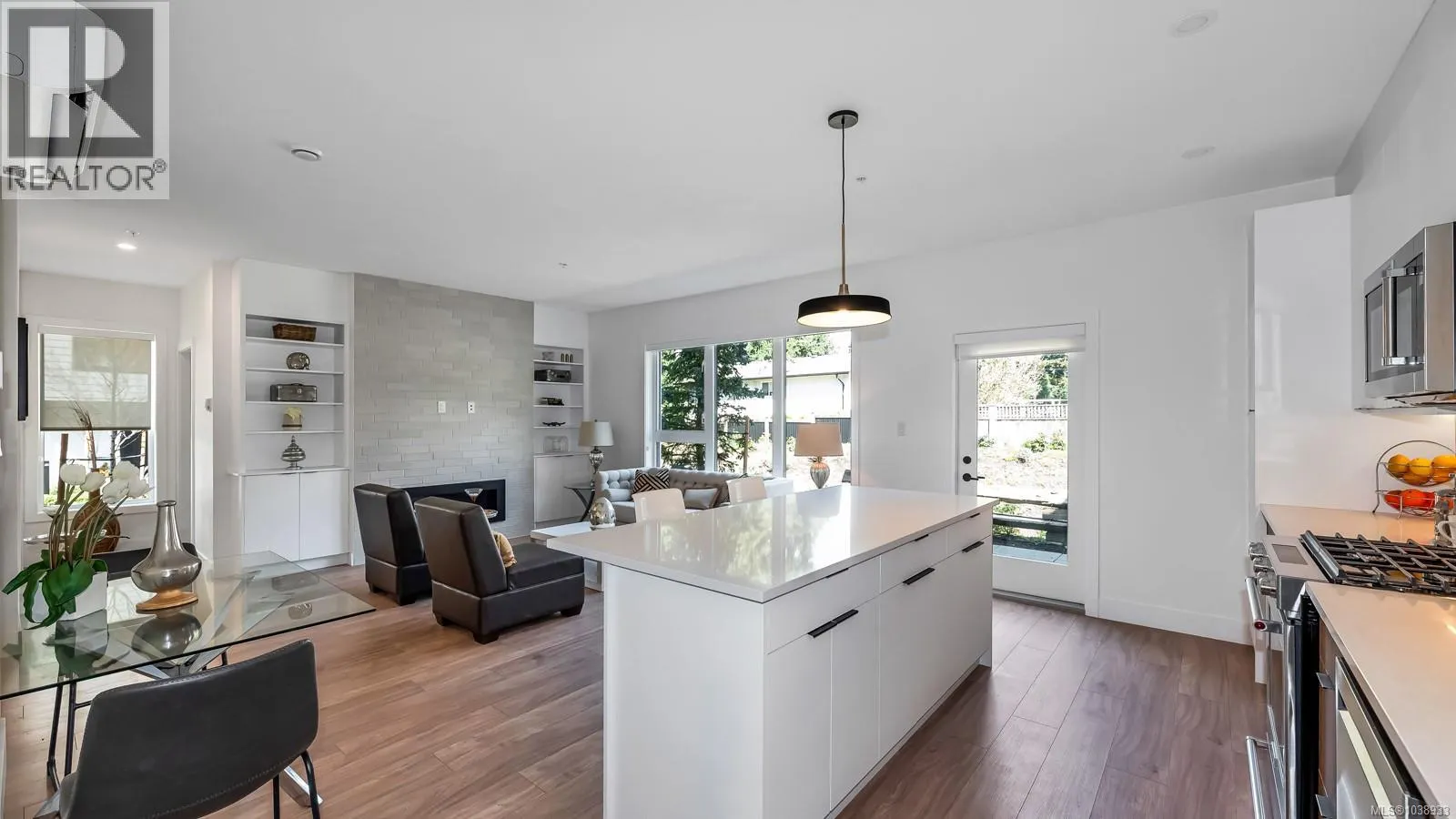 10 2330 Sooke Rd