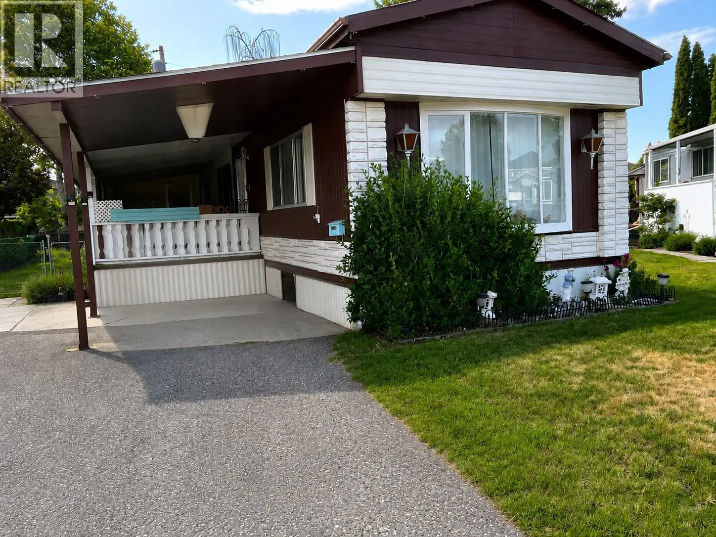 3745 Lakeshore Road Unit# 110