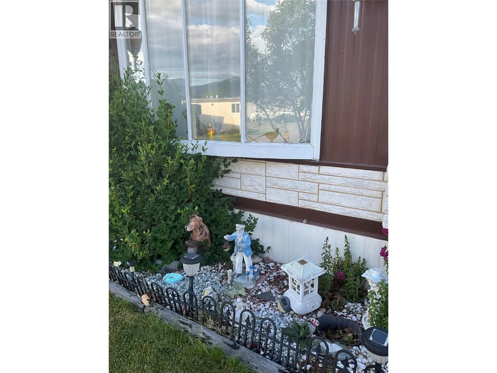 3745 Lakeshore Road Unit# 110
