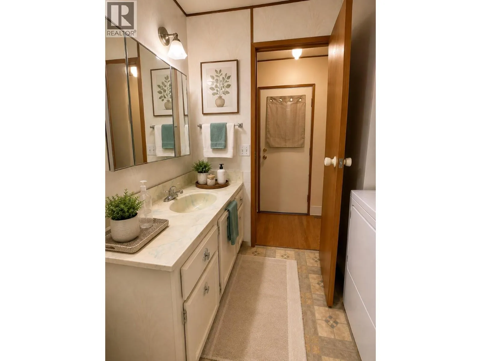 3745 Lakeshore Road Unit# 110