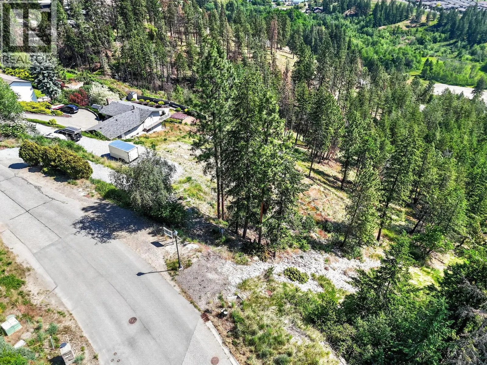 1687 Scott Crescent