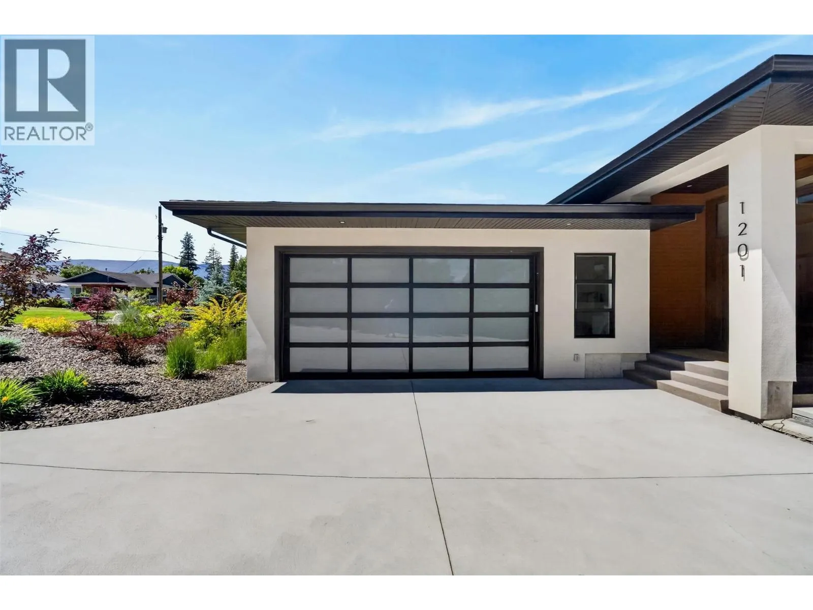 1201 20 Avenue SW