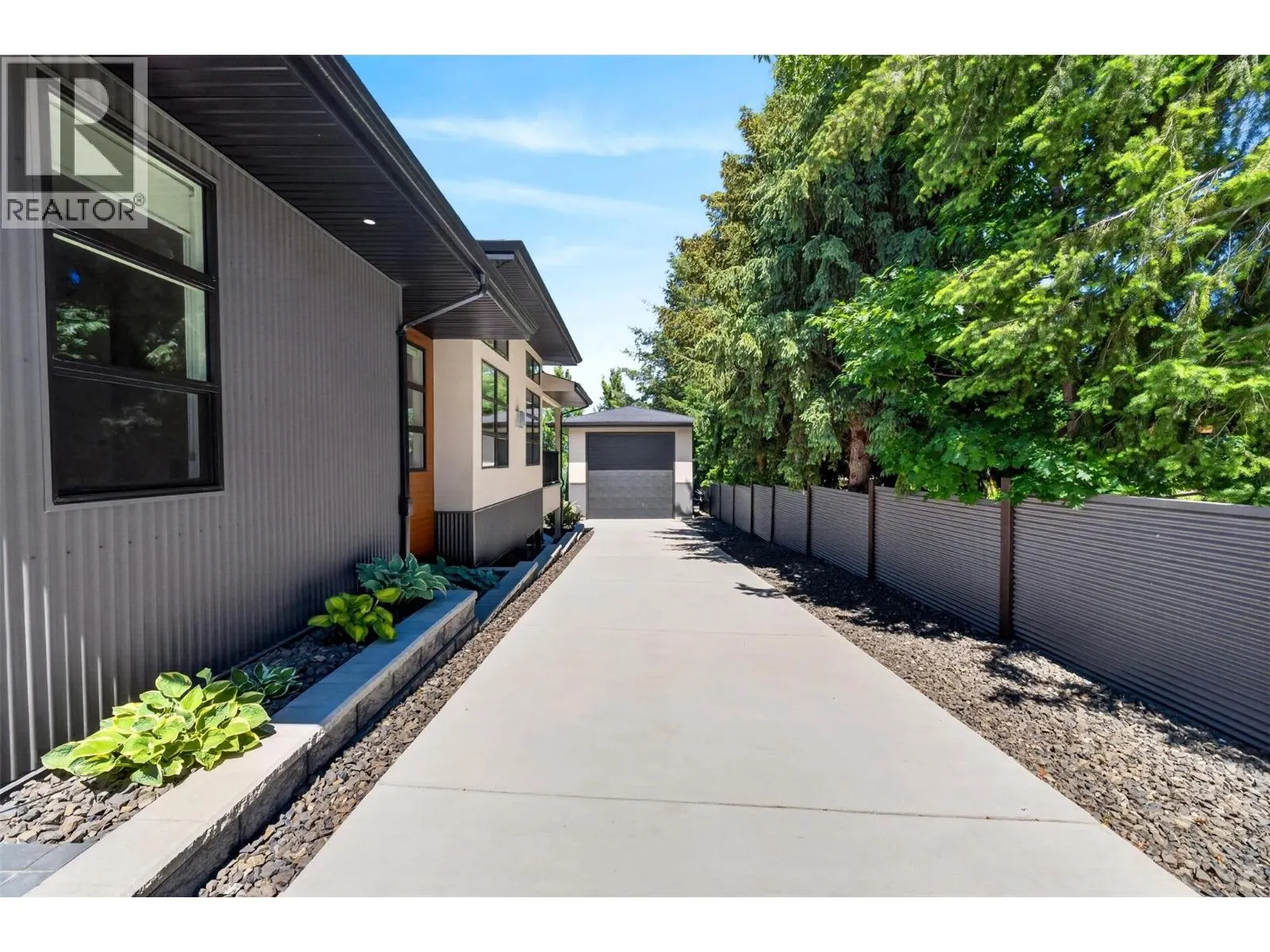 1201 20 Avenue SW