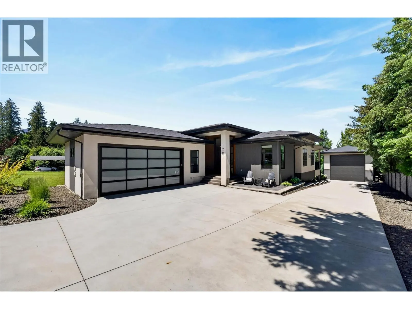 1201 20 Avenue SW