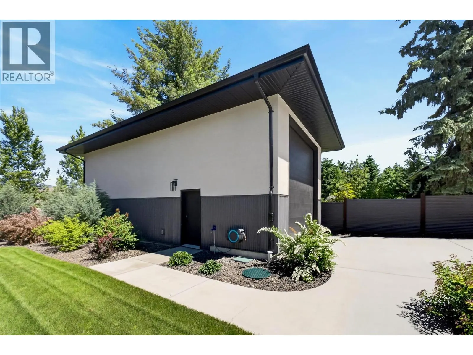 1201 20 Avenue SW