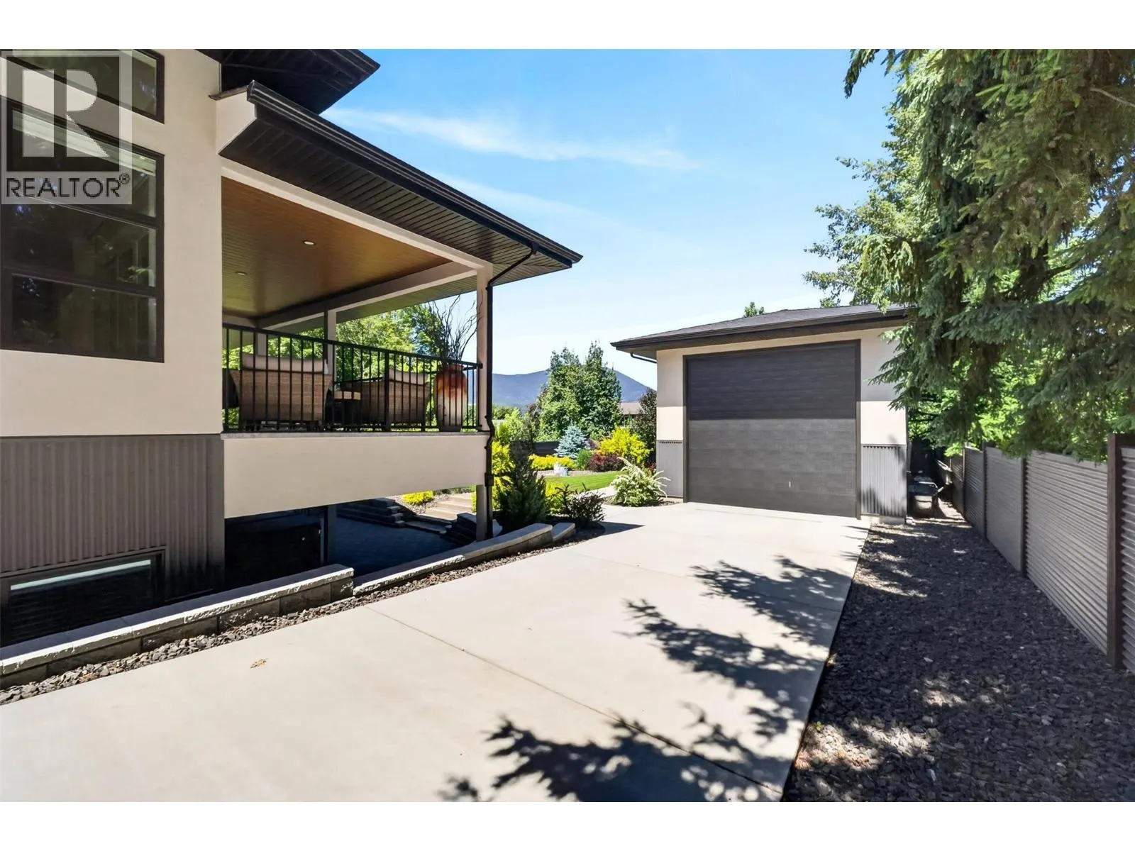 1201 20 Avenue SW