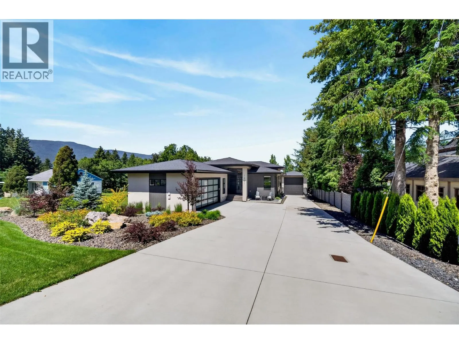 1201 20 Avenue SW