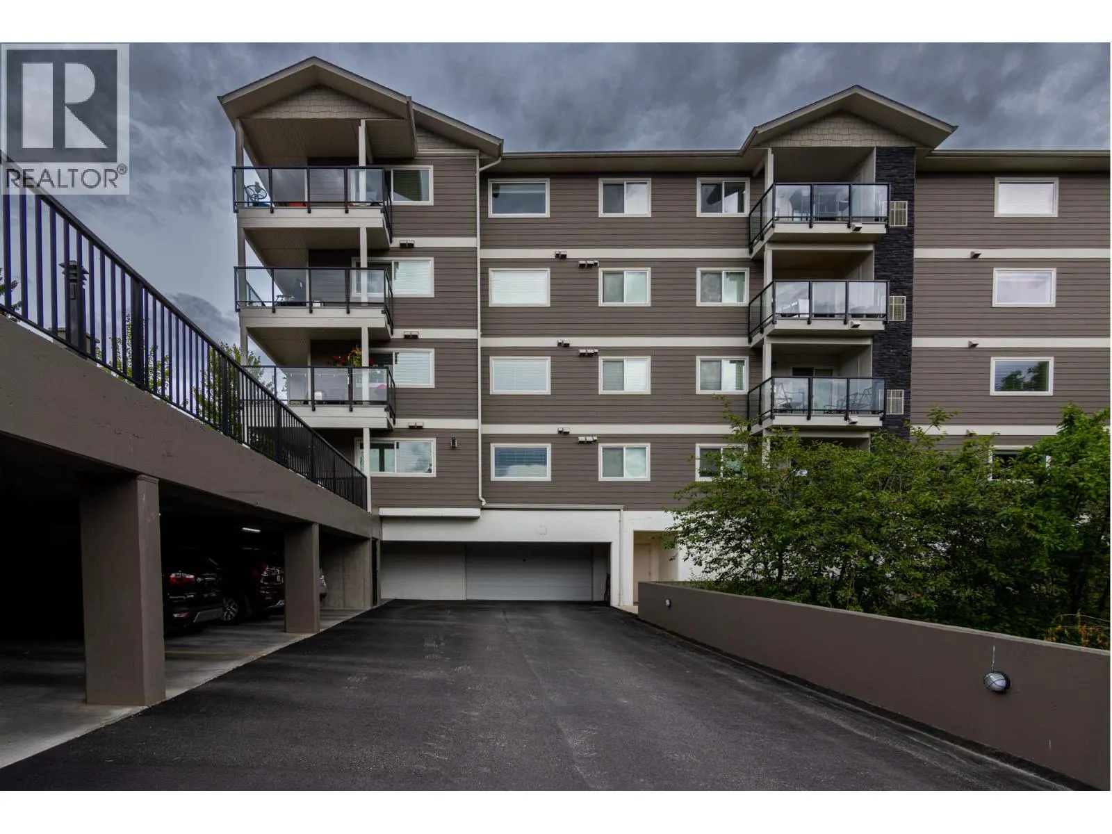 330 4 Avenue SE Unit# 402 Lot# 330