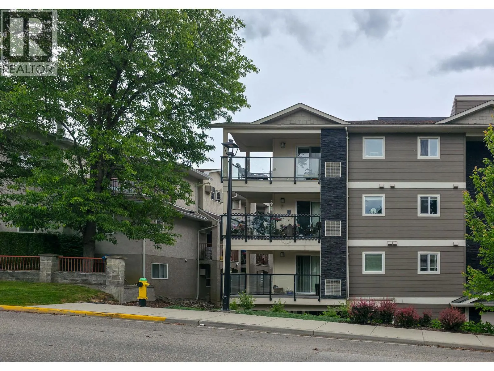 330 4 Avenue SE Unit# 402 Lot# 330
