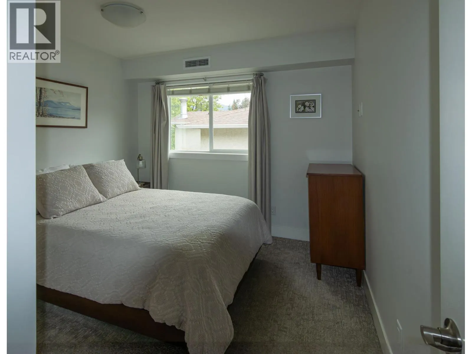 330 4 Avenue SE Unit# 402 Lot# 330