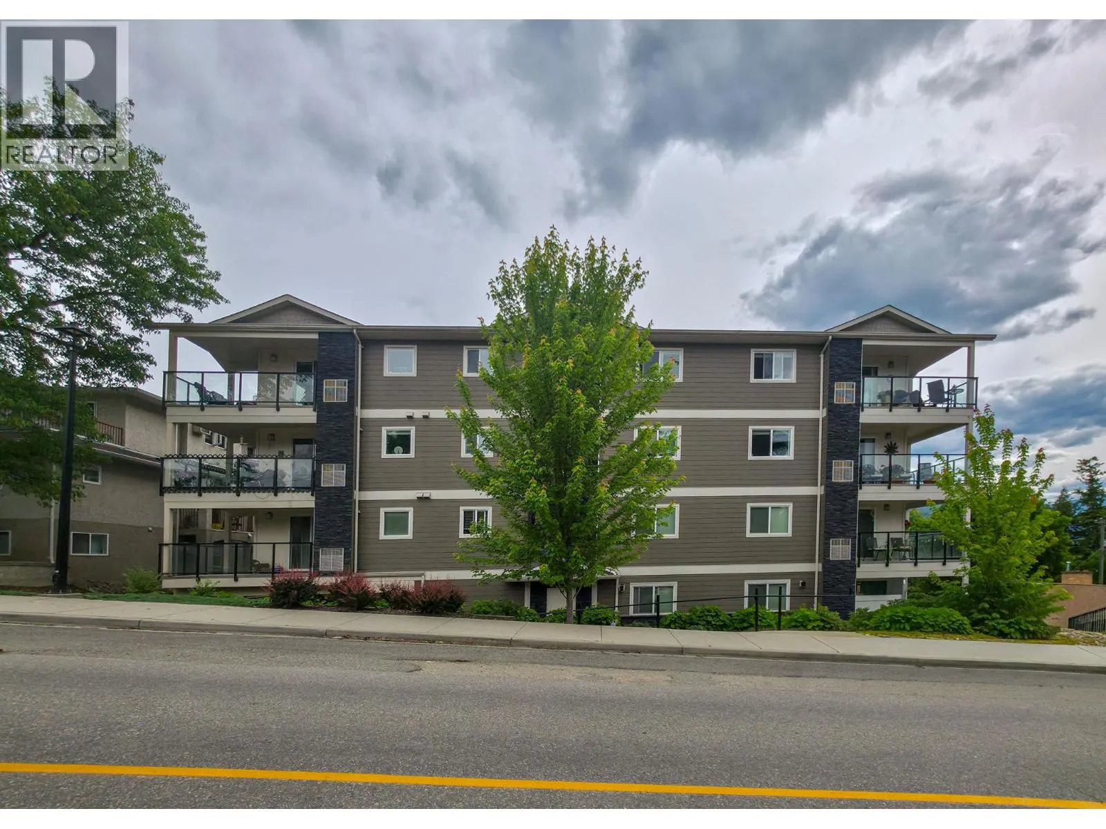 330 4 Avenue SE Unit# 402 Lot# 330
