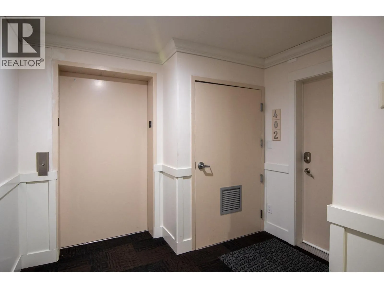 330 4 Avenue SE Unit# 402 Lot# 330