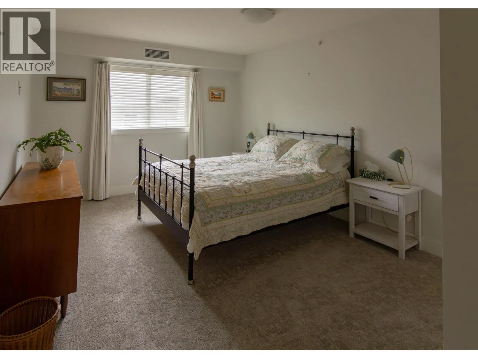 330 4 Avenue SE Unit# 402 Lot# 330