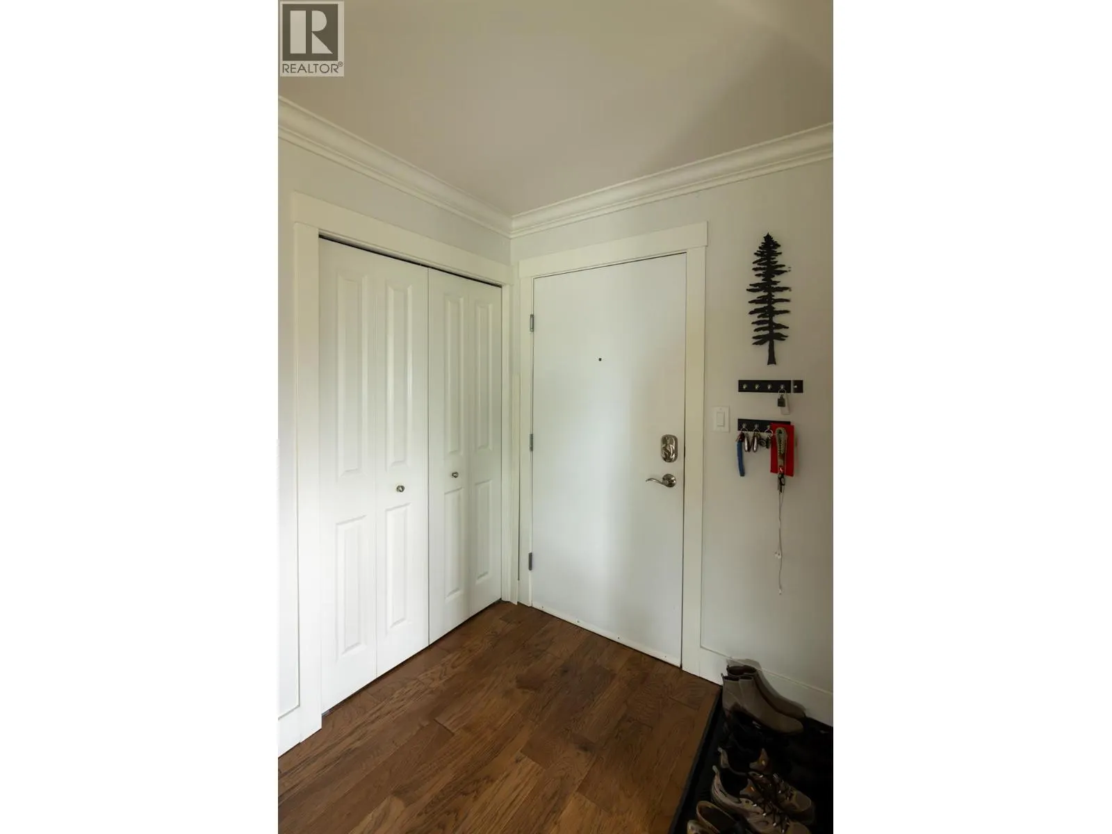 330 4 Avenue SE Unit# 402 Lot# 330