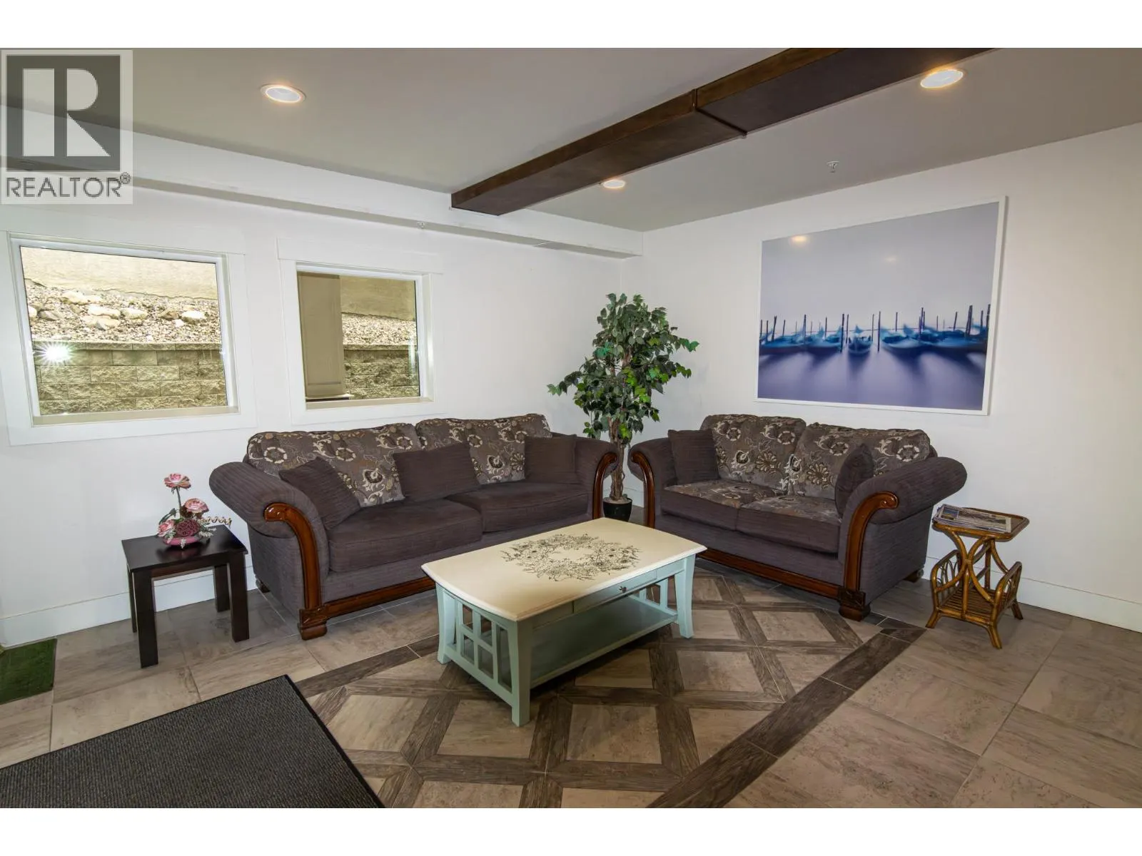 330 4 Avenue SE Unit# 402 Lot# 330