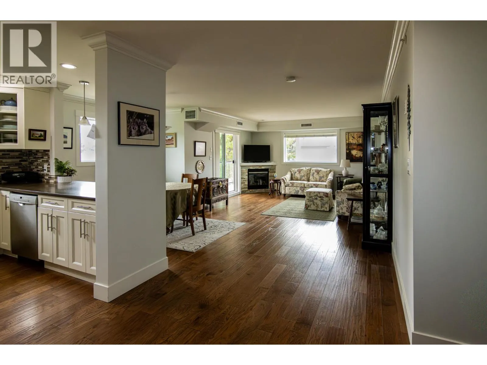 330 4 Avenue SE Unit# 402 Lot# 330