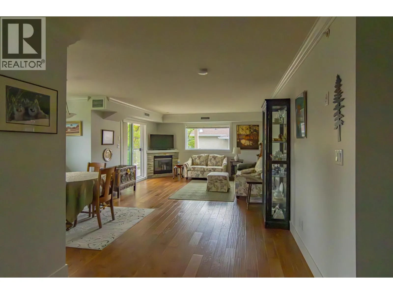 330 4 Avenue SE Unit# 402 Lot# 330