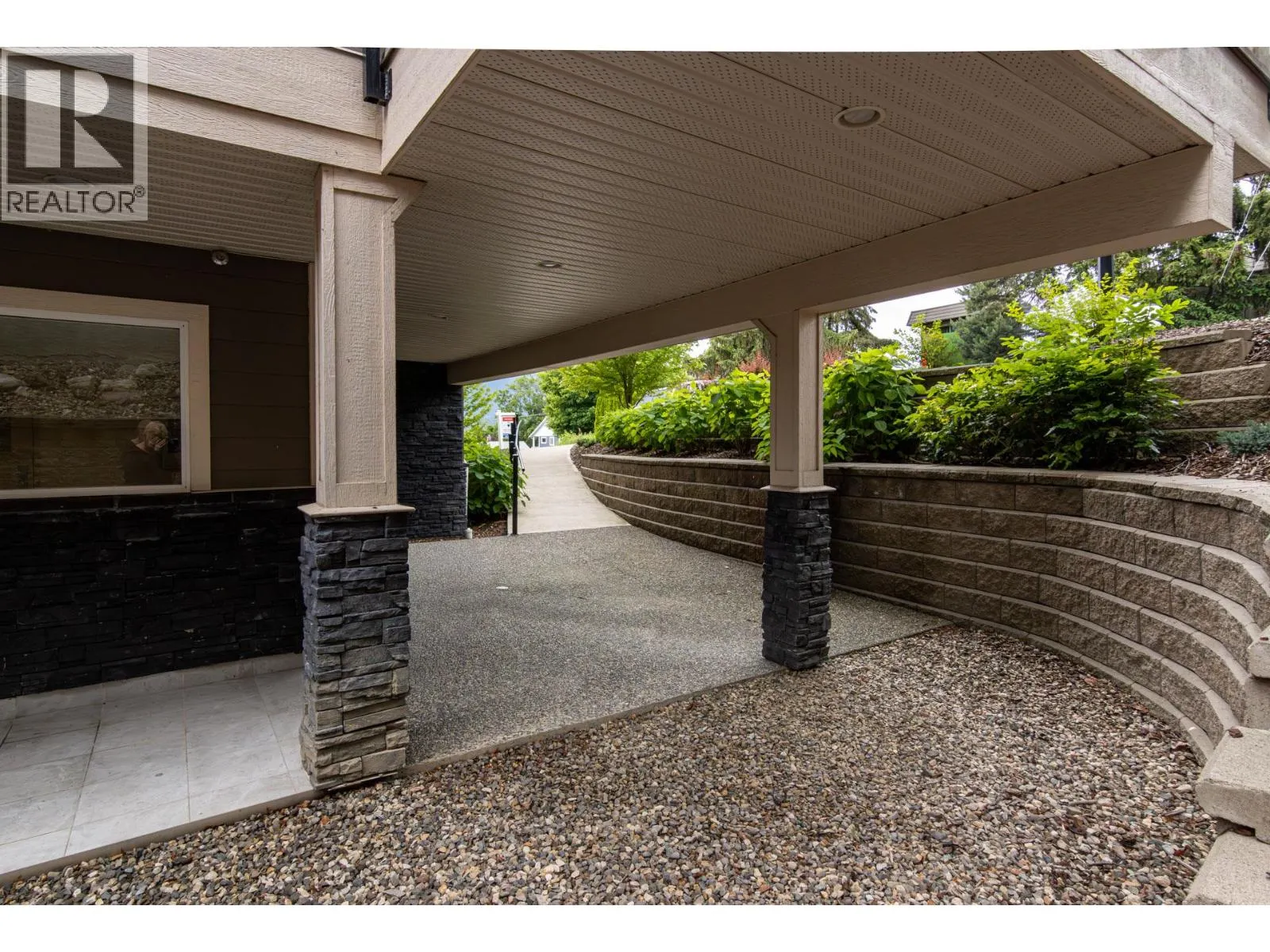 330 4 Avenue SE Unit# 402 Lot# 330