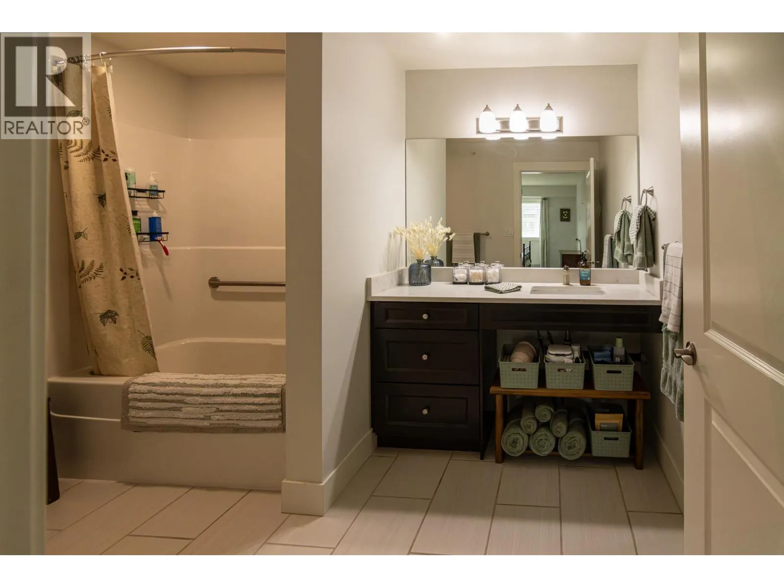 330 4 Avenue SE Unit# 402 Lot# 330