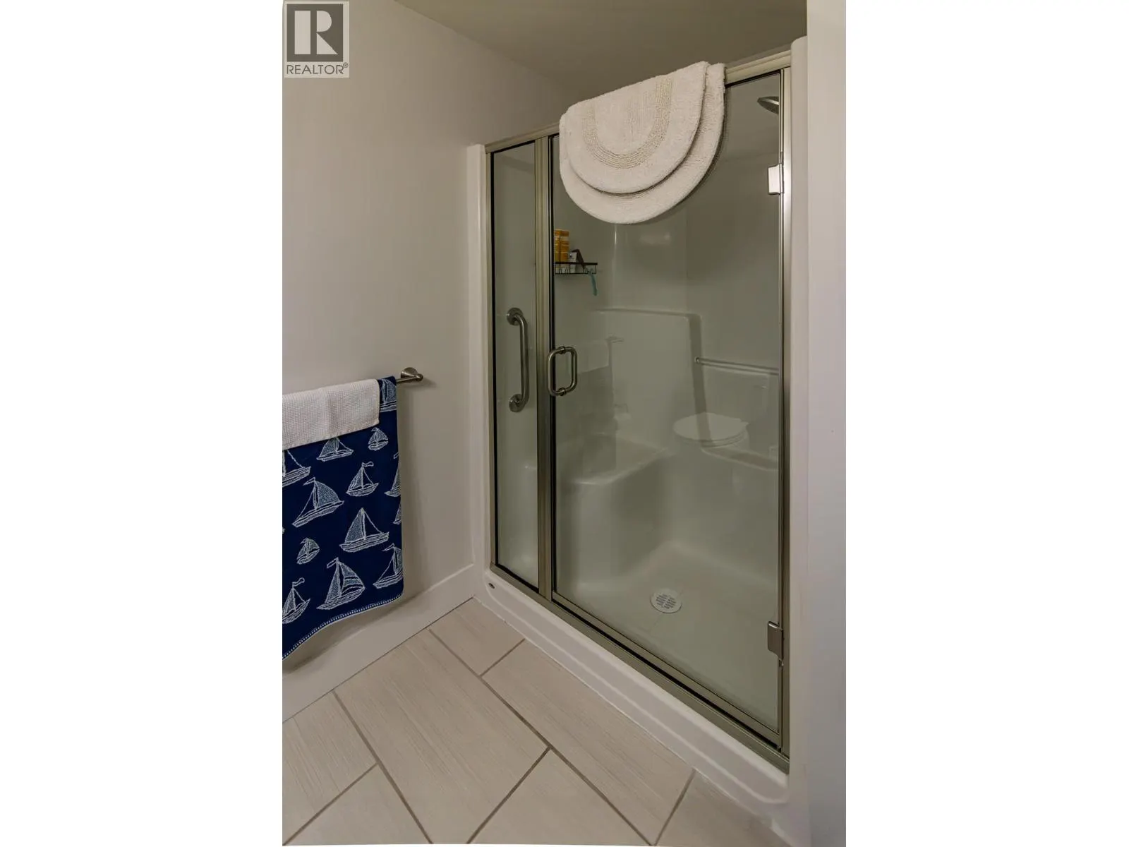 330 4 Avenue SE Unit# 402 Lot# 330
