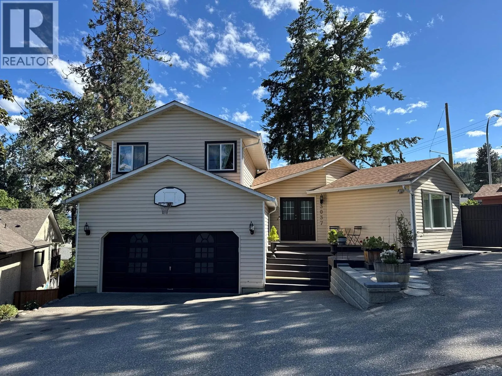 3037 Country Hills Lane