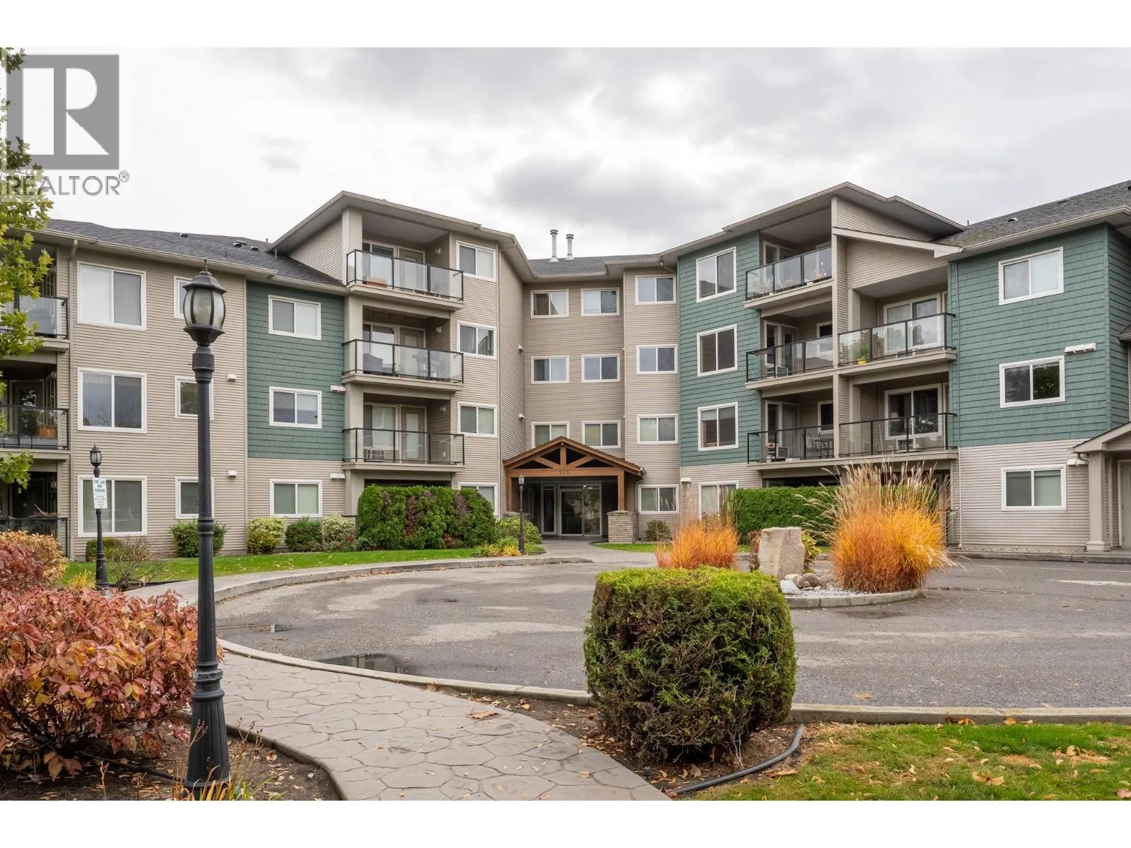 135 Ziprick Road Unit# 306