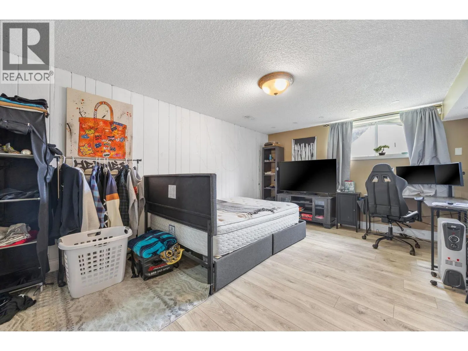 2545 Crestview Road