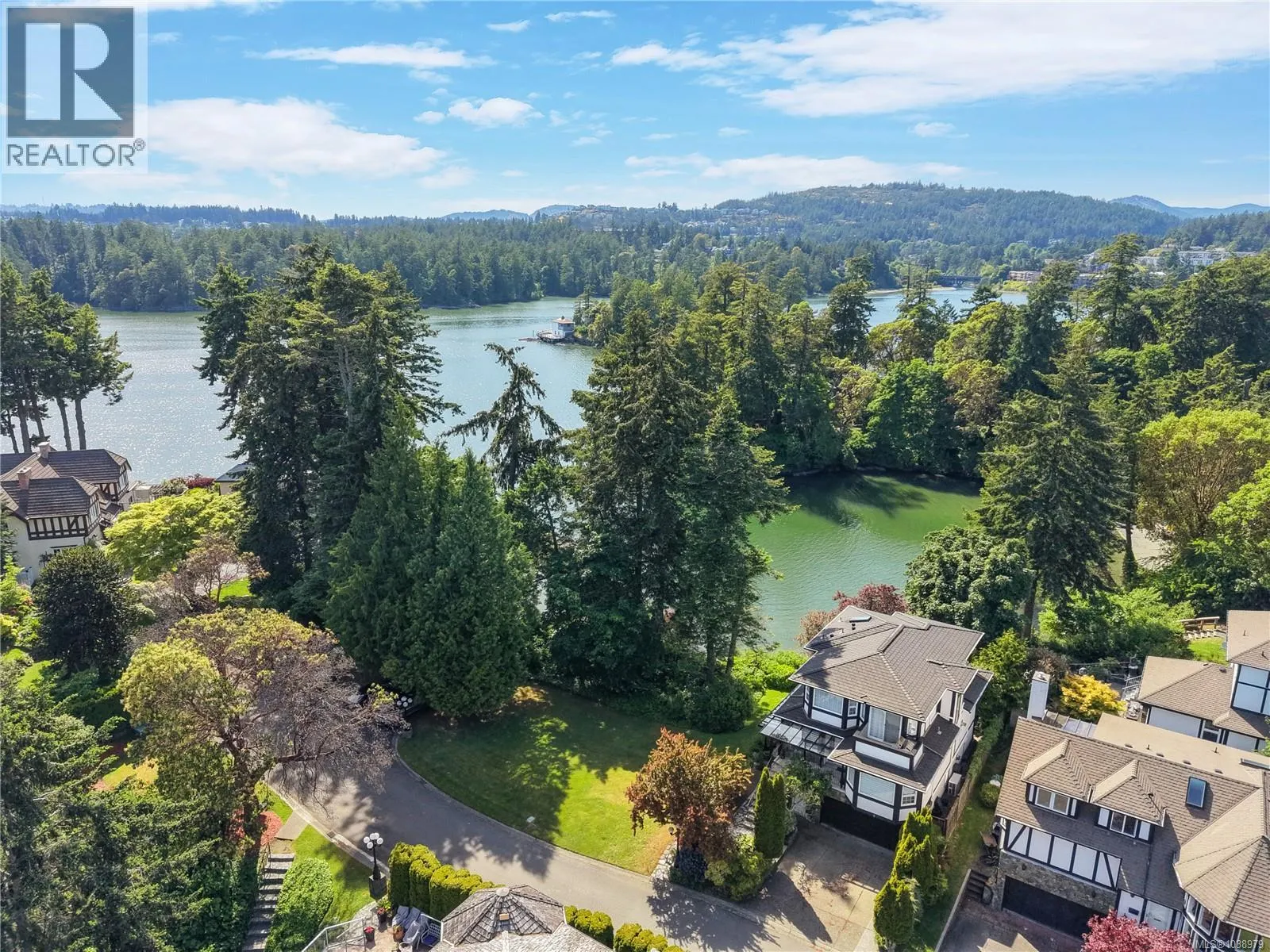 10 Governors Point Rd