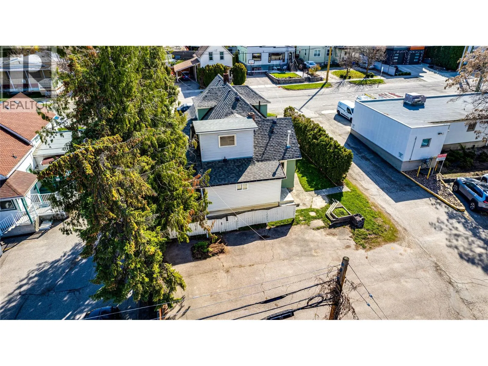 3008 26 Street