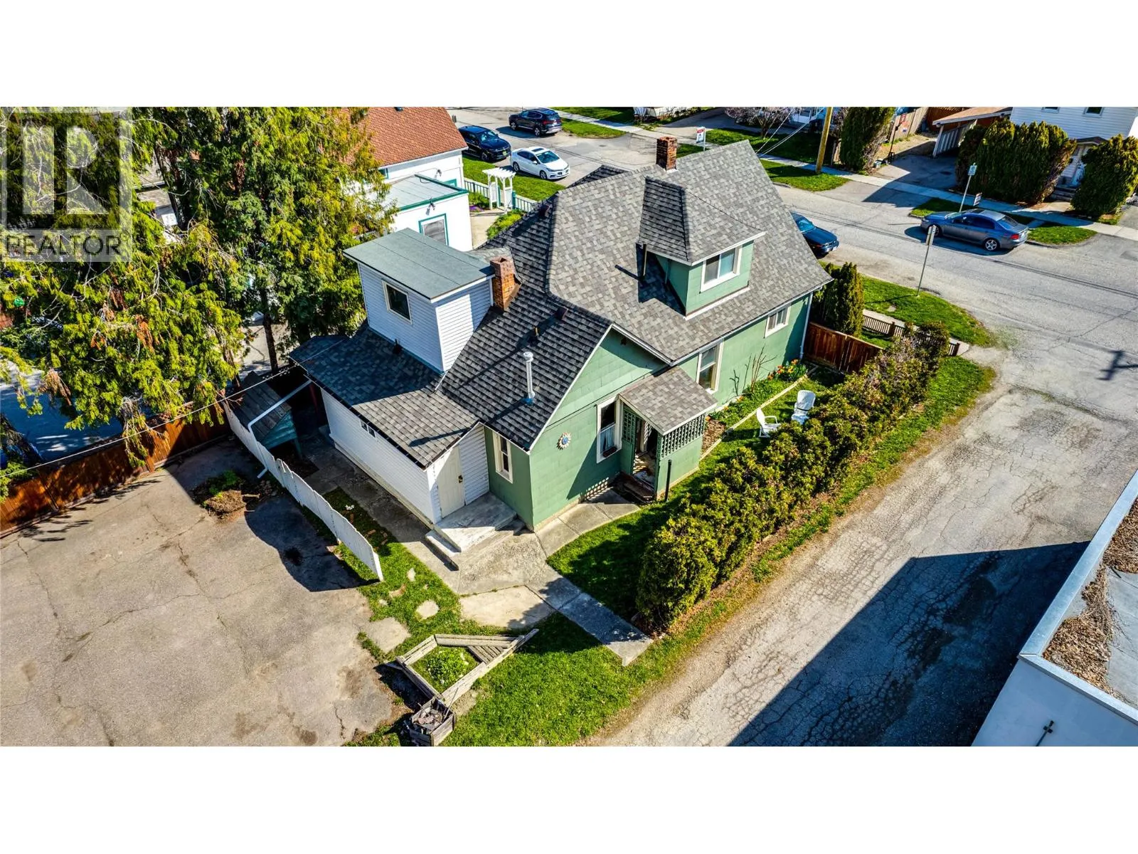 3008 26 Street