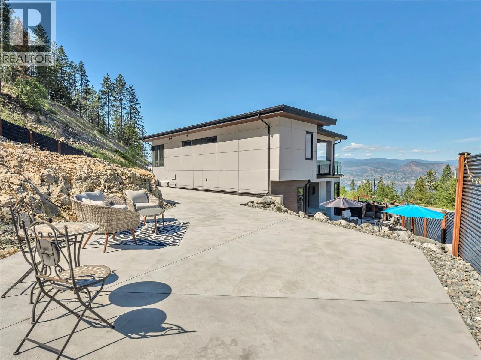 3060 OUTLOOK Way