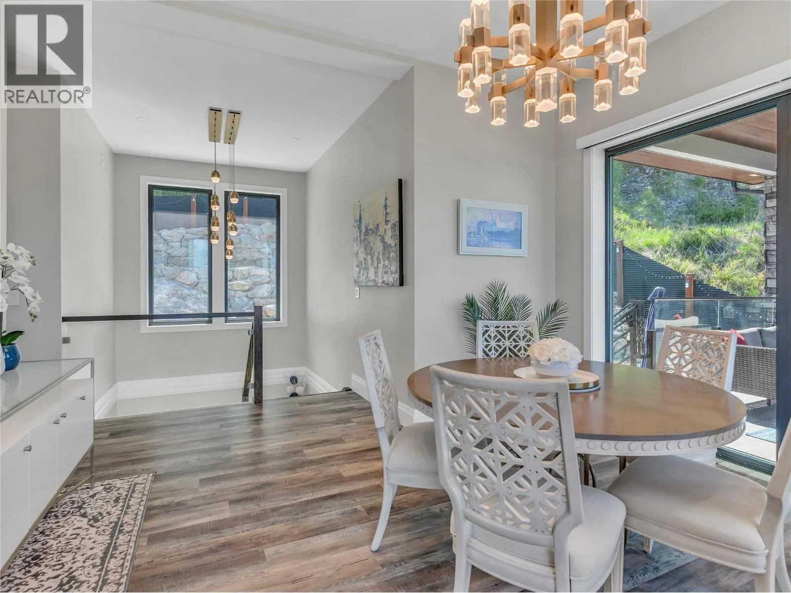 3060 OUTLOOK Way