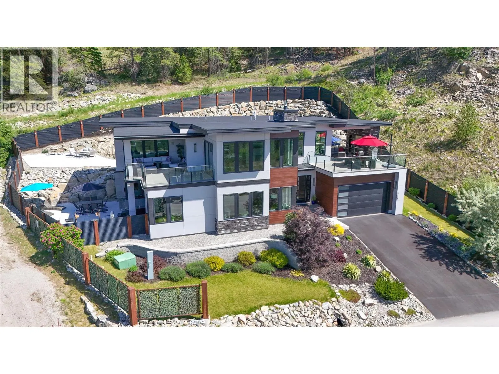 3060 OUTLOOK Way