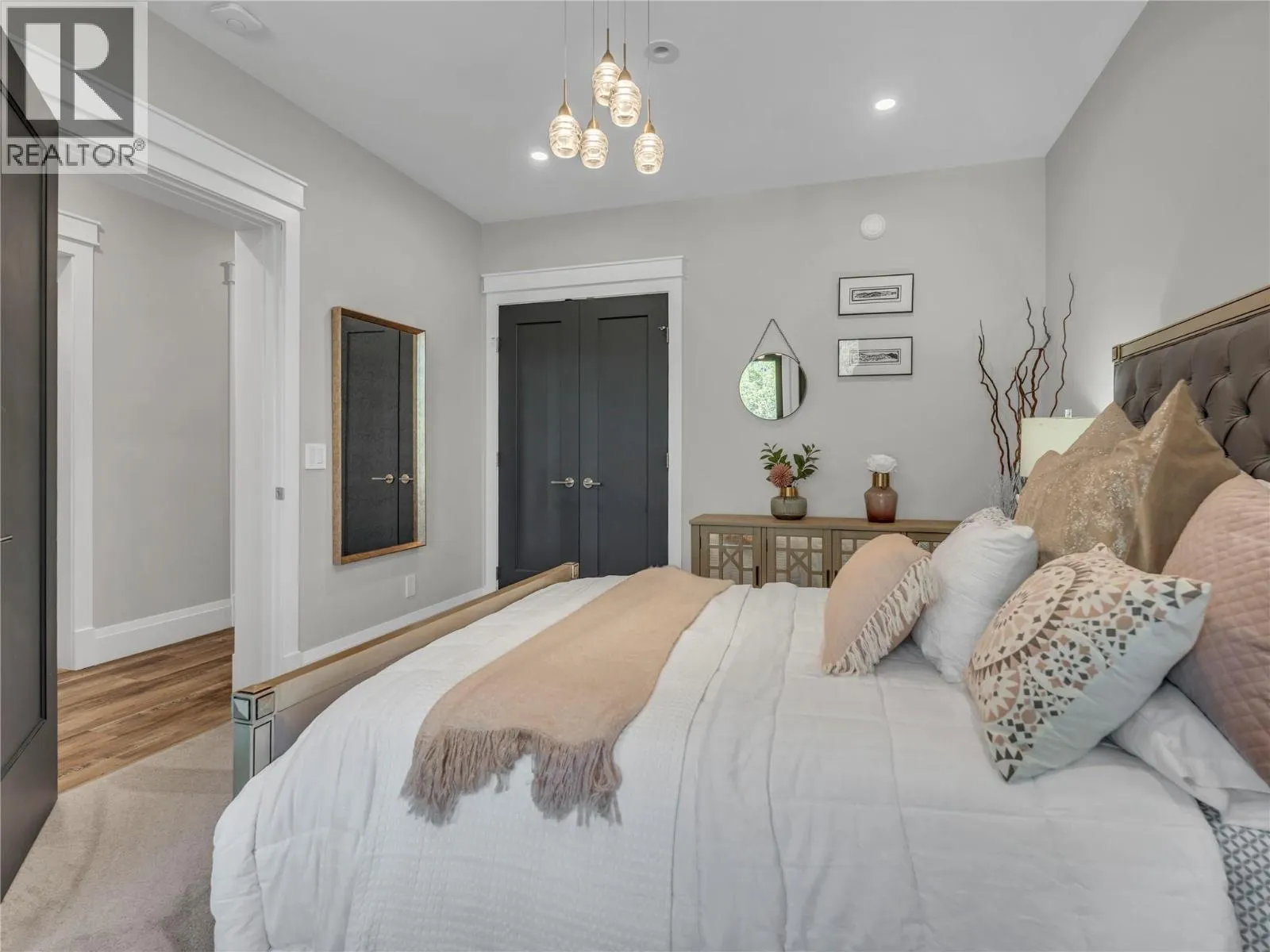3060 OUTLOOK Way
