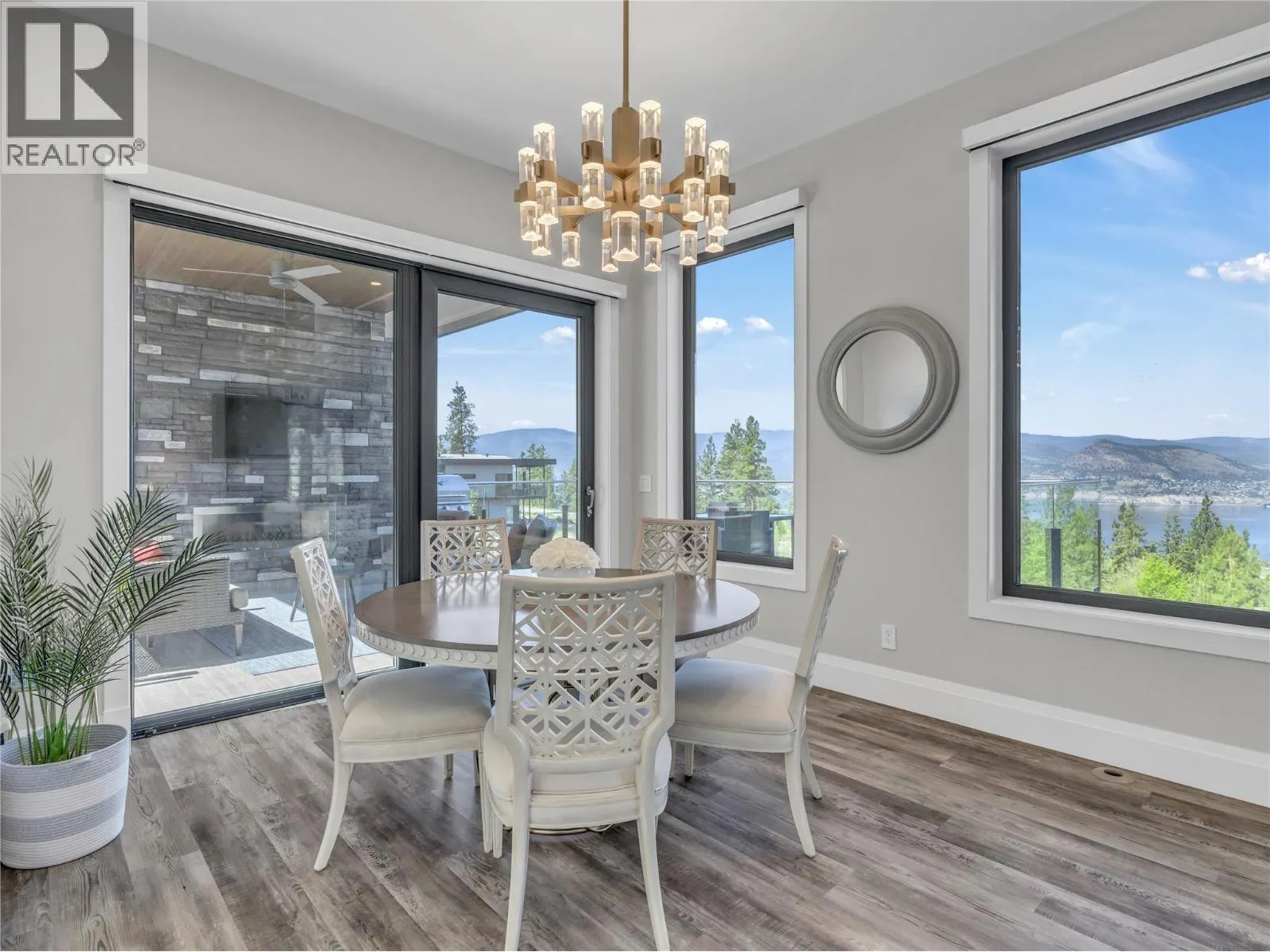 3060 OUTLOOK Way