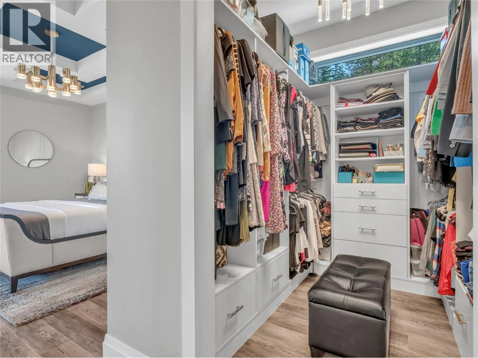 3060 OUTLOOK Way
