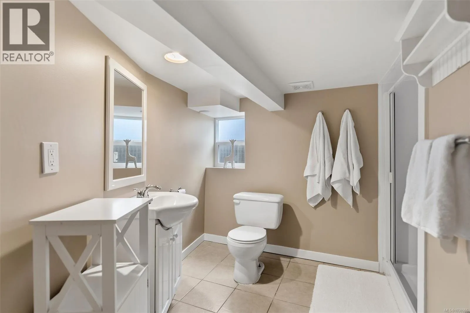 838 Old Esquimalt Rd
