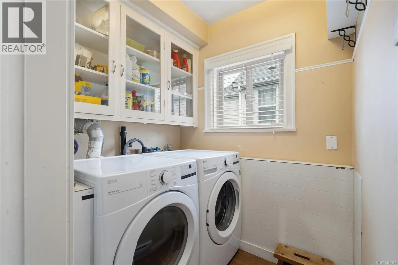 838 Old Esquimalt Rd