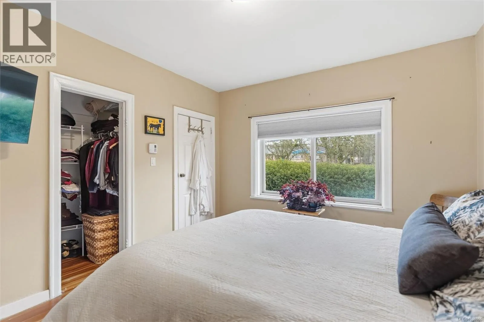 838 Old Esquimalt Rd
