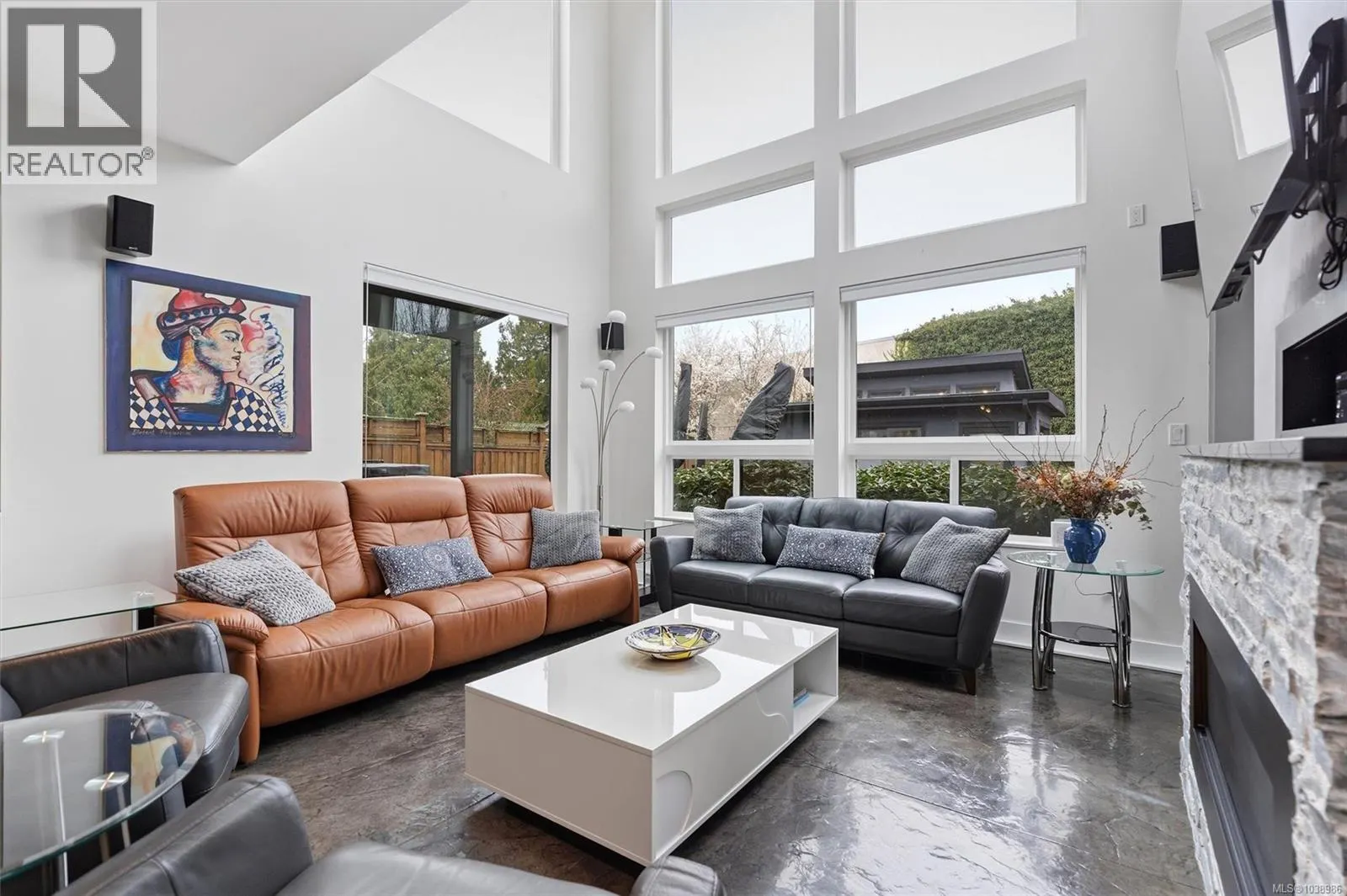 838 Old Esquimalt Rd