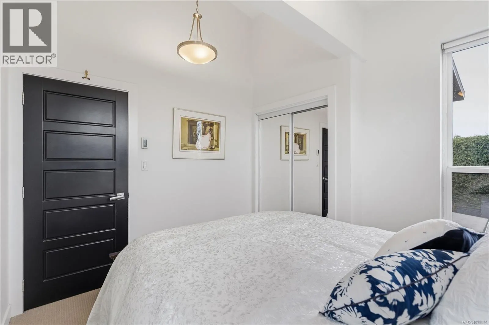 838 Old Esquimalt Rd