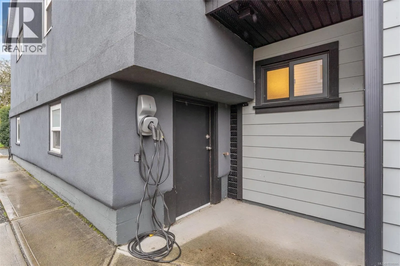 838 Old Esquimalt Rd