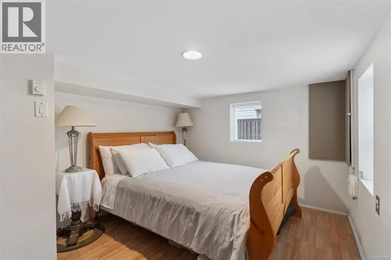 838 Old Esquimalt Rd