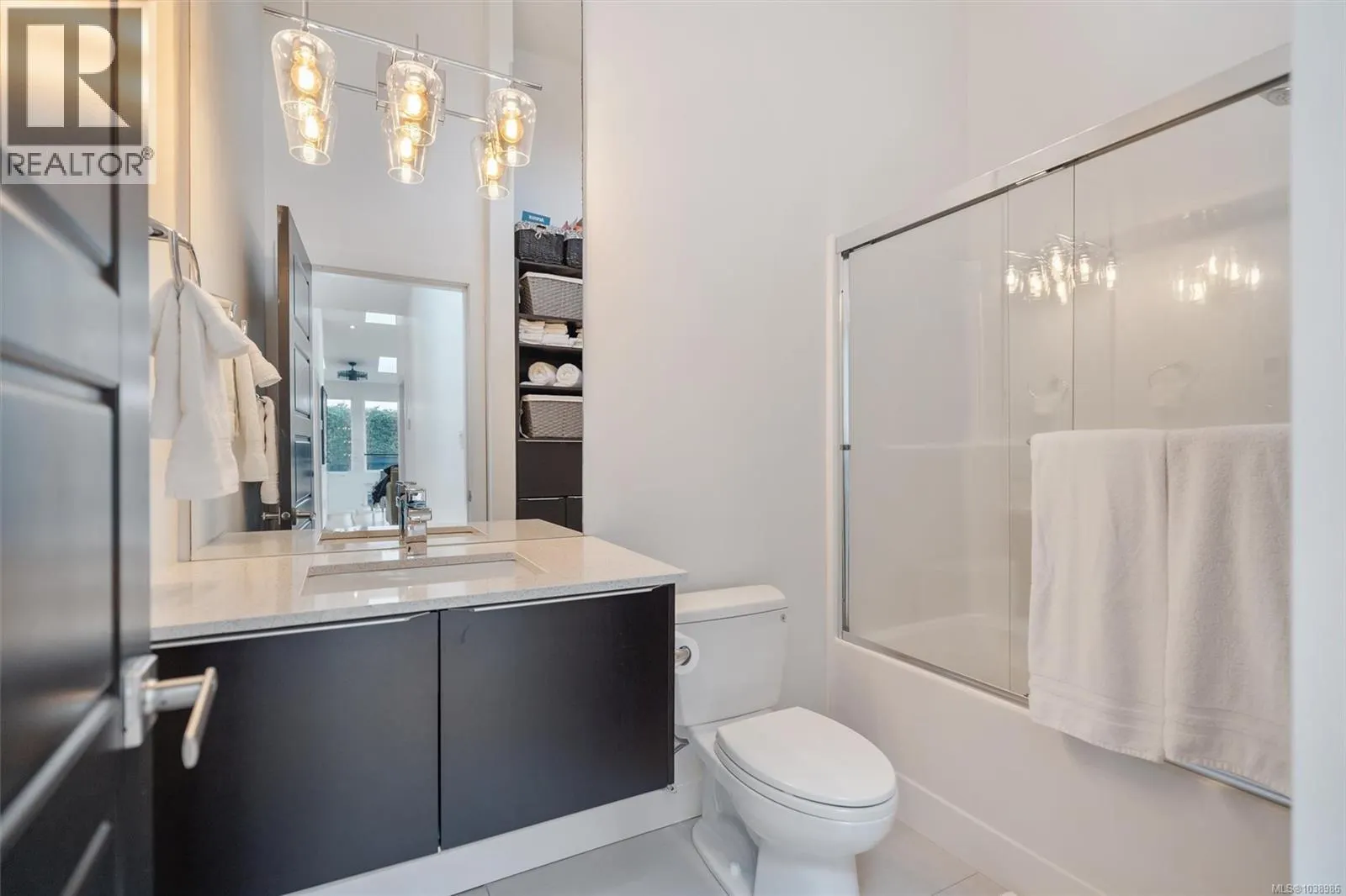 838 Old Esquimalt Rd