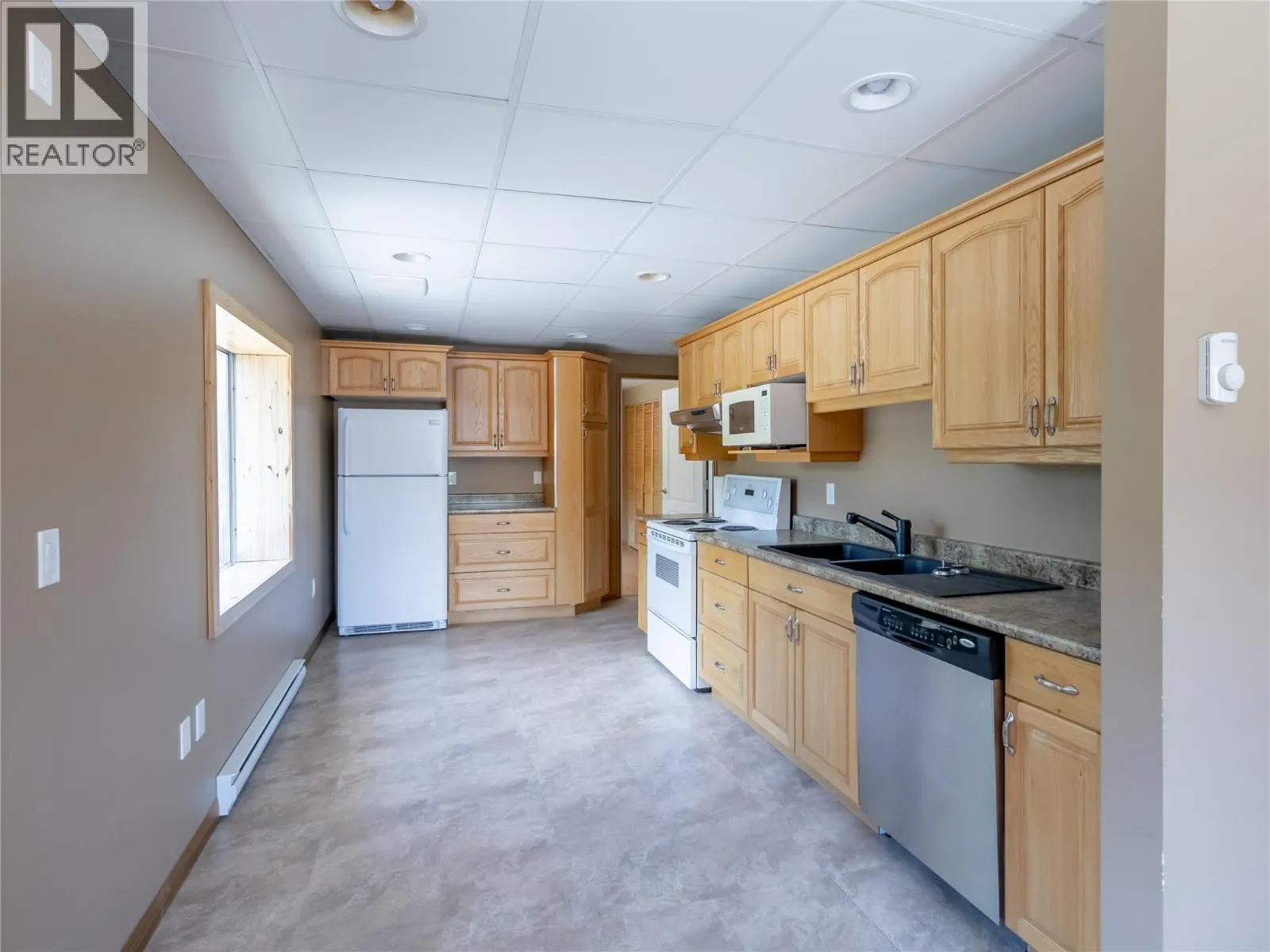 5671 Auto Road SE
