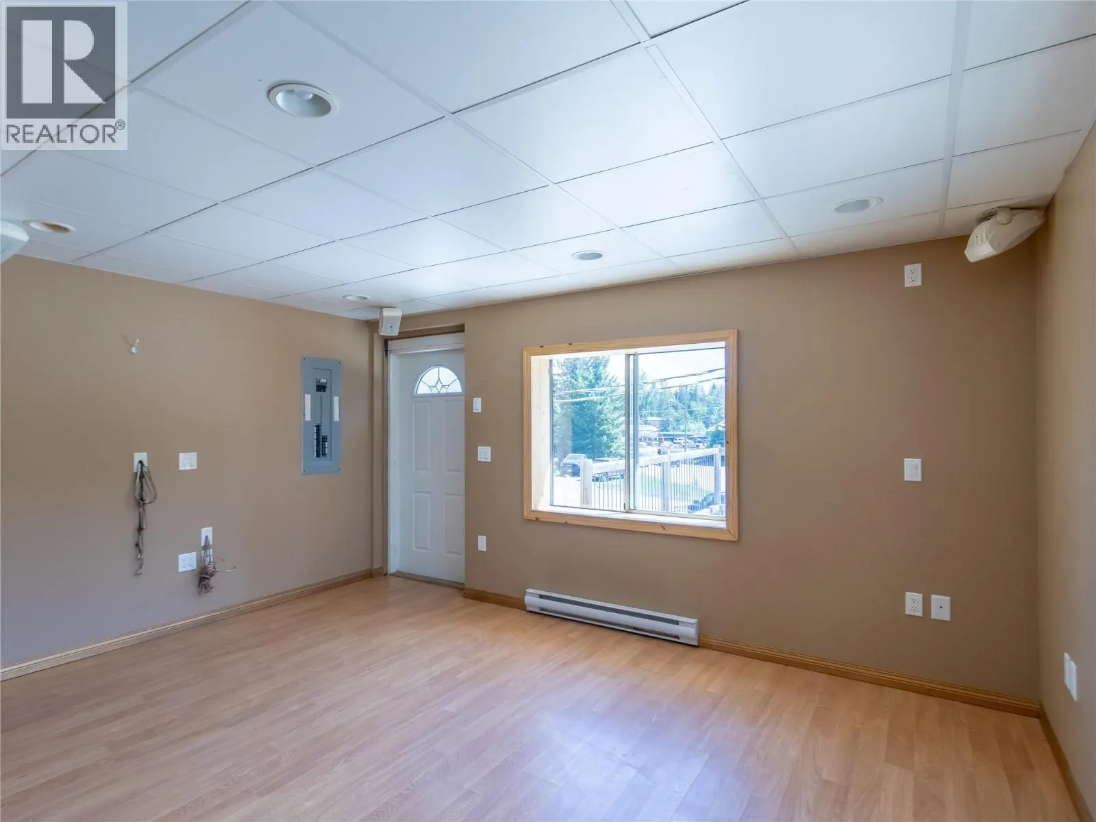 5671 Auto Road SE