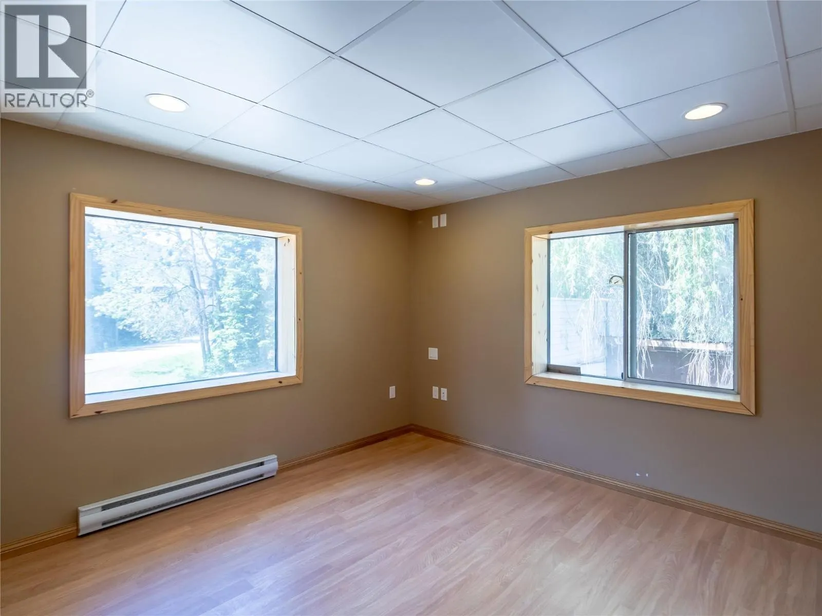 5671 Auto Road SE