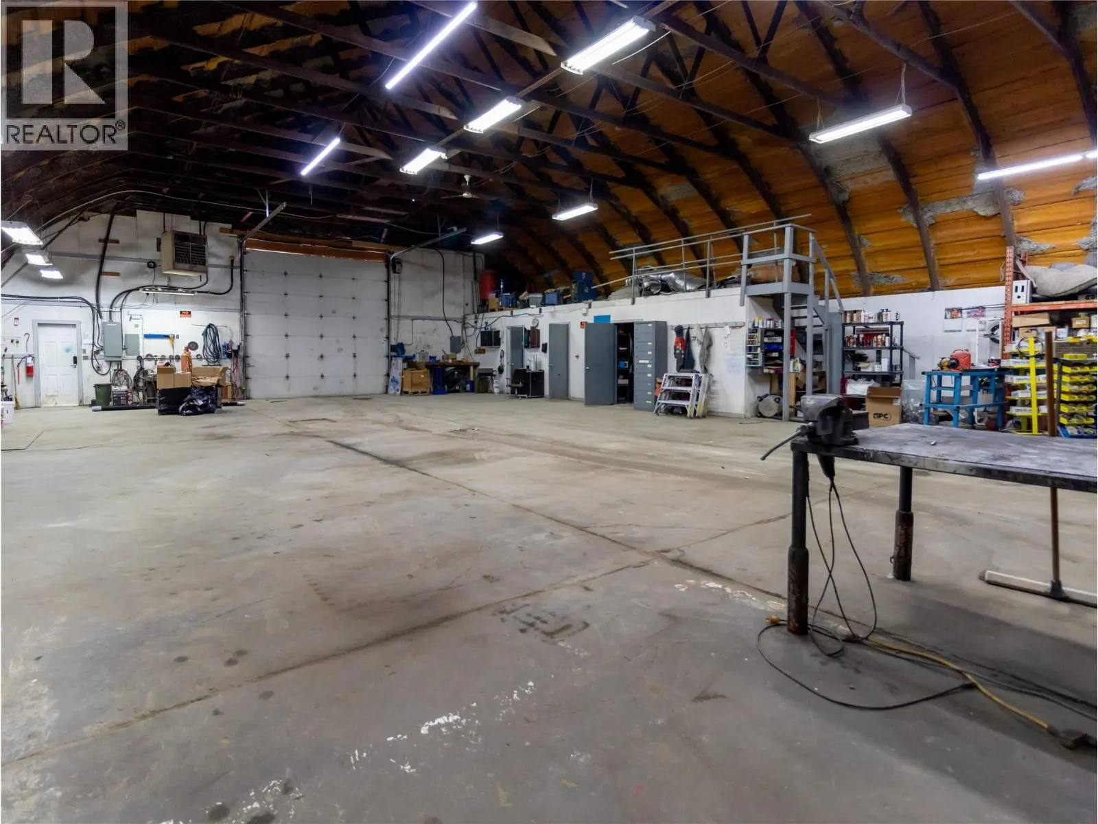 5671 Auto Road SE