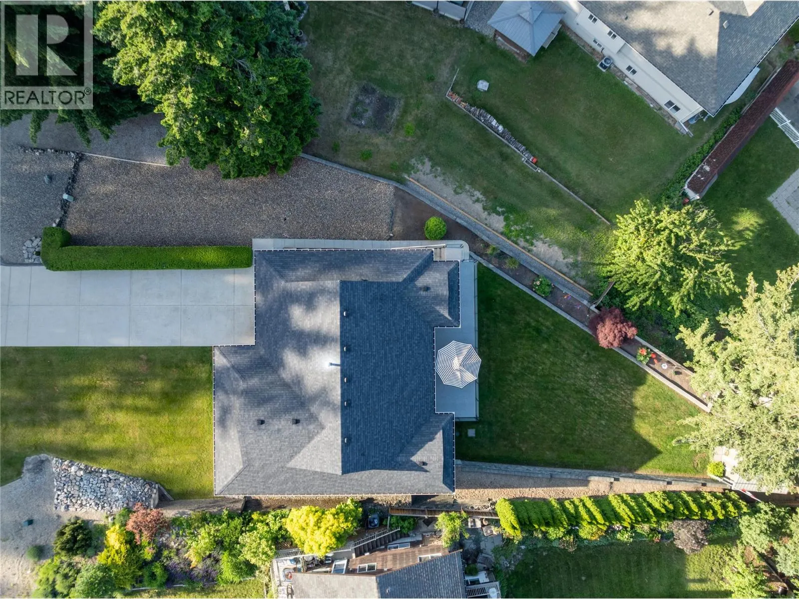 2934 Juniper Crescent